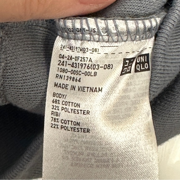 Uniqlo crop sweatshirt, blue/gray, size XS, spring, crew neck, tween - Picture 6 of 8